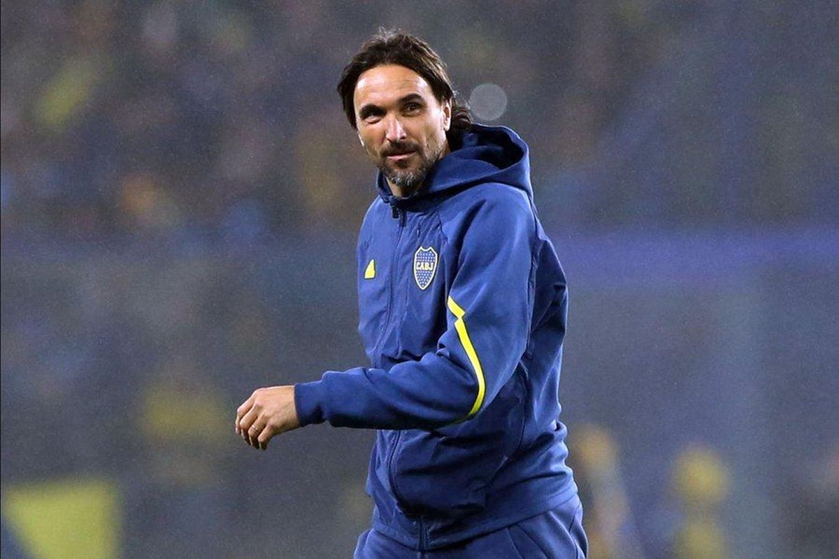 Diego Martínez, DT de Boca, entre las buenas y malas noticias. Diego Martínez, DT de Boca, entre las buenas y malas noticias.