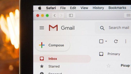 Gmail activa un análisis en tiempo real para combatir fraudes.