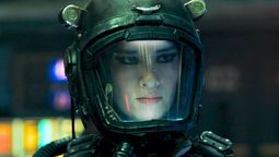altText(La explosiva miniserie de 10 episodios que no es otra aventura espacial)}