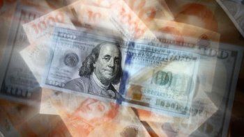 El Dólar Blue, otra vez rompiendo récords de cotización máxima. El Dólar Blue, otra vez rompiendo récords de cotización máxima.