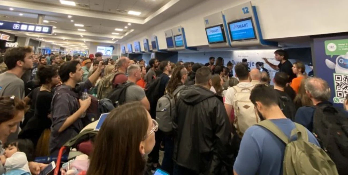 La Cámpora acorrala a JetSmart en Aeroparque y la desplaza a Ezeiza.