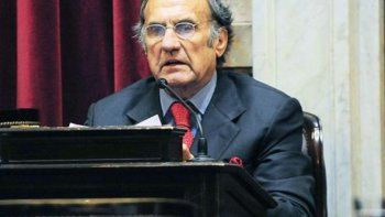 Reutemann rechazó la reforma y dijo que Cristina piensa que tiene 