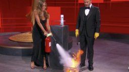 altText(Emmys 2020: chistes innecesarios sobre el COVID19 mientras Zendaya y Jennifer Aniston salvan la noche)}