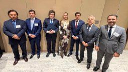 altText(Milei blinda a Adorni y junio sacude el ranking de gobernadores)}