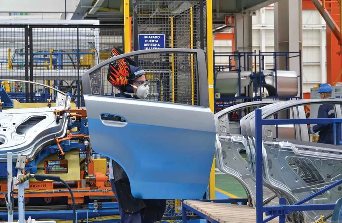 Los autopartistas están siendo golpeados por la caída en las ventas y las limitaciones en las importaciones que no les permiten conseguir piezas. Los autopartistas están siendo golpeados por la caída en las ventas y las limitaciones en las importaciones que no les permiten conseguir piezas.