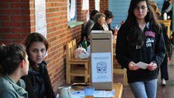 altText(Cristina pierde en el voto joven: El 68% se declara 