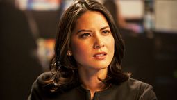 HBO Max tiene una miniserie que mete política, periodismo y diálogos que cortan como cuchillo. Algunos la aman, otros la critican, pero nadie puede despegarse.