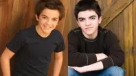 Tylor Chase en su etapa como actor infantil de Nickelodeon, durante el pico de popularidad de la serie Manual de supervivencia escolar de Ned. Tylor Chase en su etapa como actor infantil de Nickelodeon, durante el pico de popularidad de la serie Manual de supervivencia escolar de Ned.