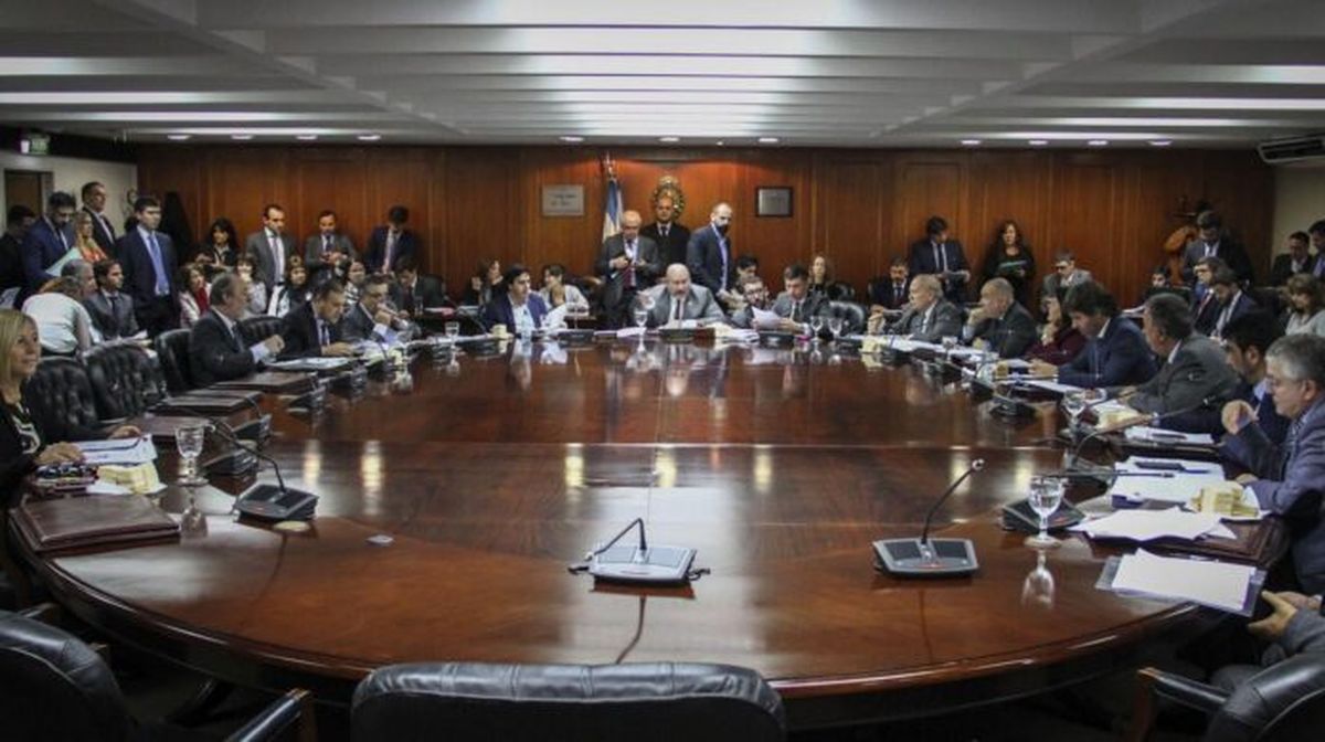 Grises reglamentarios, maniobras legislativas y denuncias cruzadas: el Consejo de la Magistratura necesita una ley para ordenar la cuestión de los consejeros del Congreso.