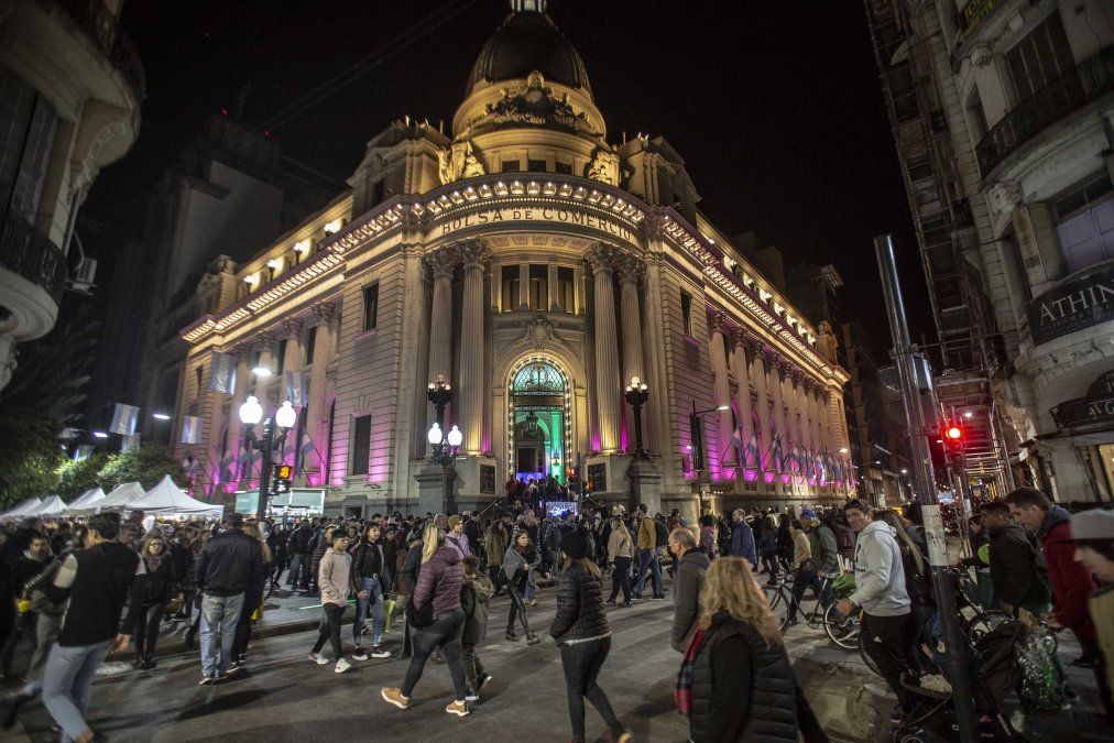 Rosario palpita la primera Noche de las Peatonales del 2025.&nbsp;