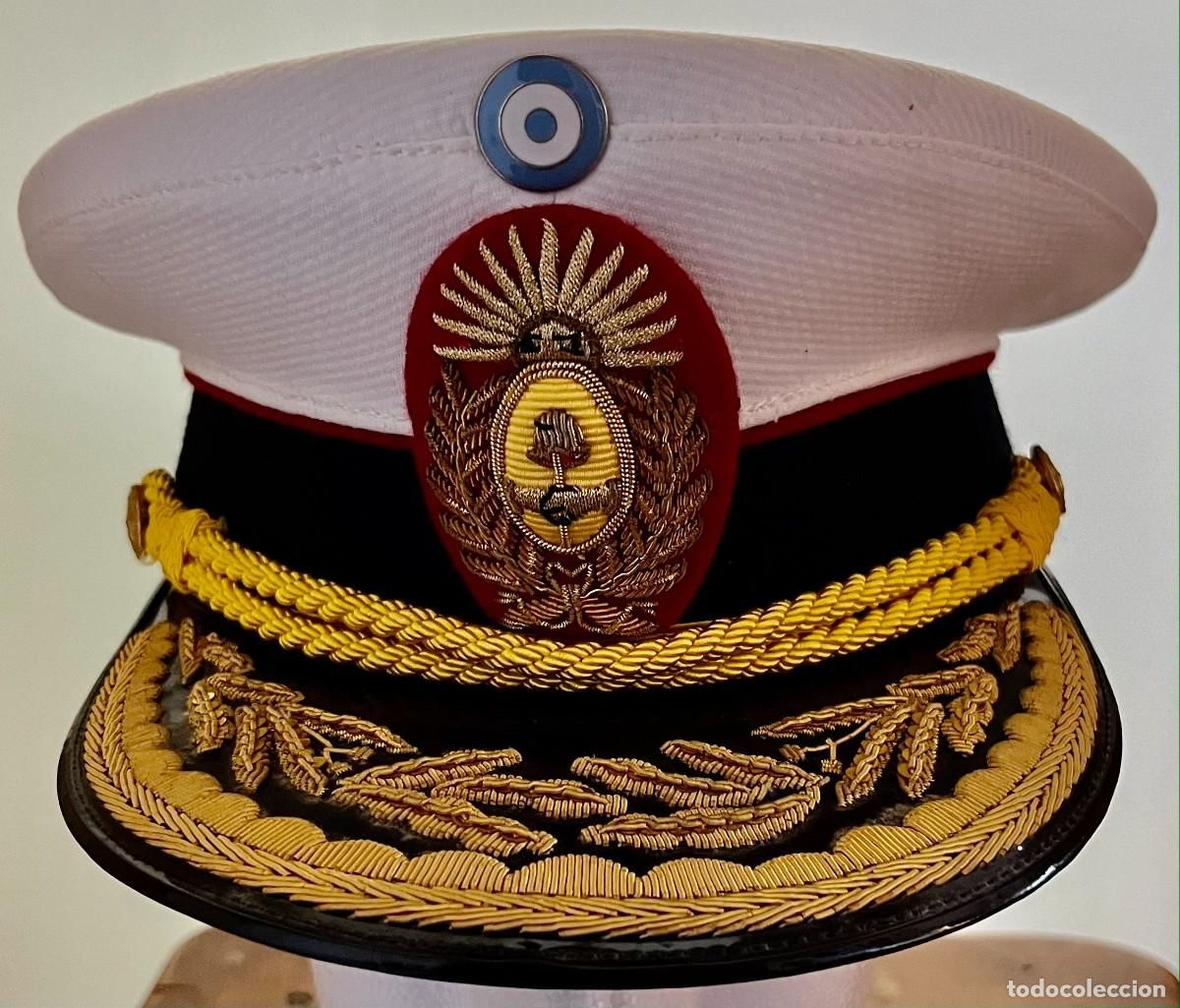 Javier Milei ha provocado un innecesario revuelo en el Ejército, que no sabe cómo superar.