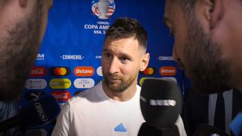 El inesperado regalo que hizo Lionel Messi para la audiencia de LUZU TV. (Foto: Captura de video) El inesperado regalo que hizo Lionel Messi para la audiencia de LUZU TV. (Foto: Captura de video)