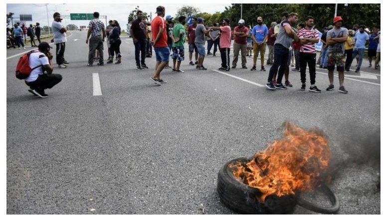 Los pescadores no son sólo pescadores... y el ambiente está muy denso