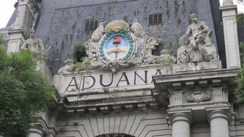 Aduana denuncia ingresos en Negroni, pero Campari no se ríe