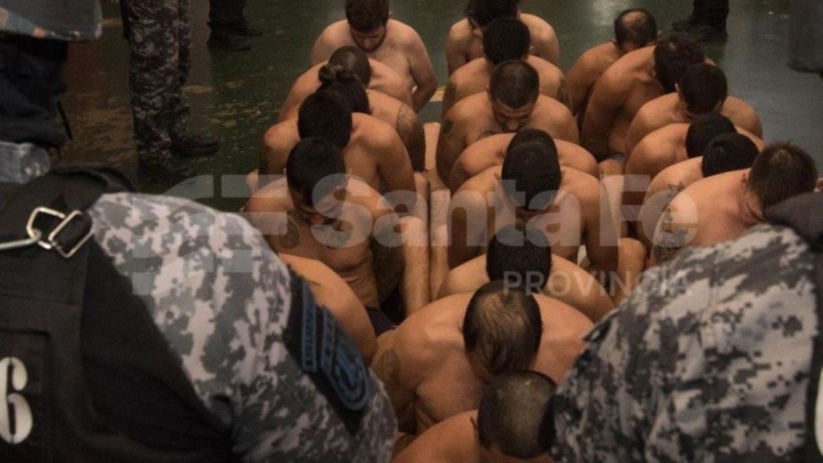 El Salvador endurece las penas a menores delincuentes El Salvador endurece las penas a menores delincuentes