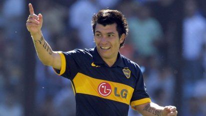 Llega Gary Medel a Boca con 36 años y explotan los hinchas