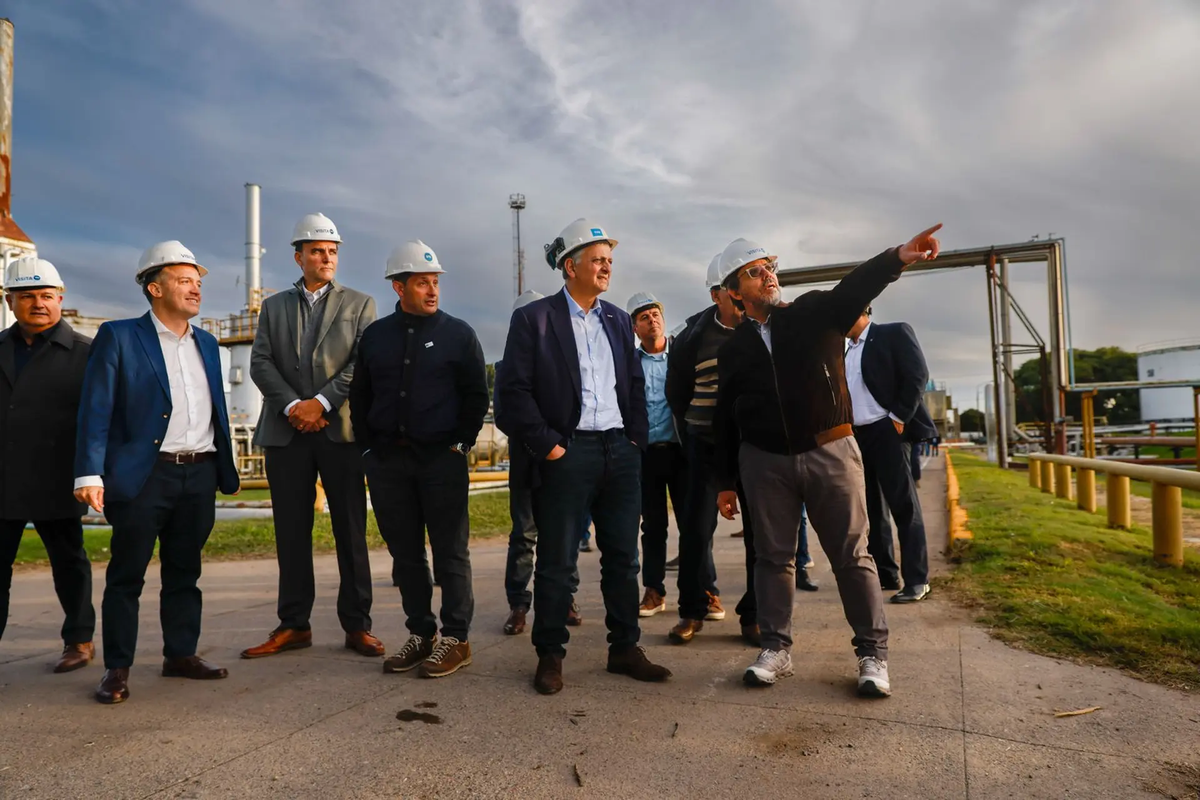 El presidente y CEO de YPF, Horacio Marín, recorrió las instalaciones de Santa Fe BIO. El presidente y CEO de YPF, Horacio Marín, recorrió las instalaciones de Santa Fe BIO.