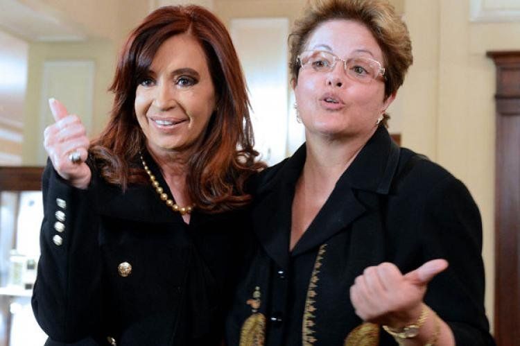 Sonrisas y pulgares arriba, ¿sólo para la foto? (Imagen del 19/03, en Roma, en pleno conflicto con la brasilera Vale)