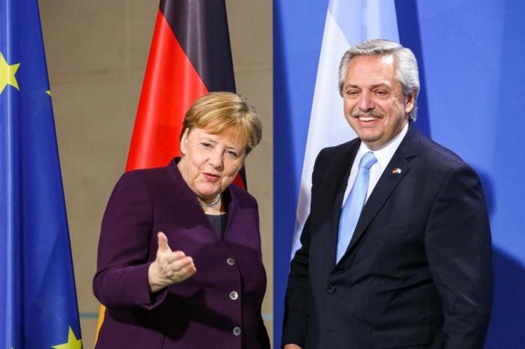 alferdez_merkel.jpg