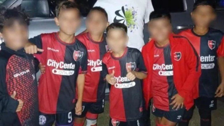 Escándalo en Newell's: El terrible castigo que originó ¡una foto!