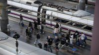 Las cancelaciones tras la tragedia de Toledo y la huelga de maquinistas obligan a reorganizar viajes y buscar alternativas para el puente de Todos los Santos en España.