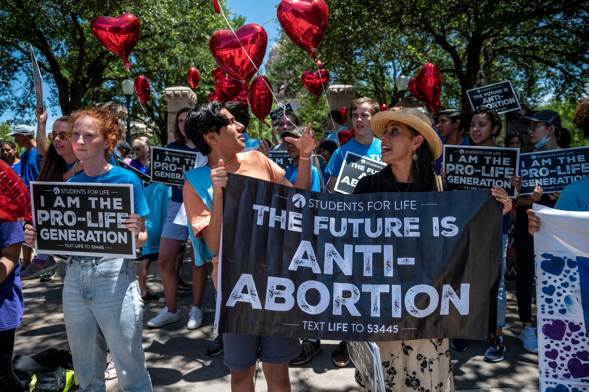 Protestas anti-aborto en la puerta del Capitolio de Texas en 2021. [Imagen: Sergio Flores/Getty Images]