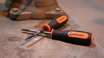 Cruel asesinato con un destornillador. Cruel asesinato con un destornillador.