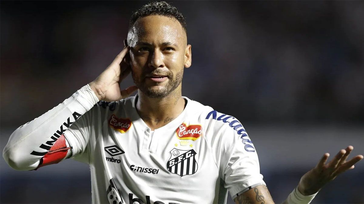 El Santos está al borde del descenso en el Brasileirao pero Neymar está cerca de renovar su contrato que podría anunciarse este viernes (27/06). El Santos está al borde del descenso en el Brasileirao pero Neymar está cerca de renovar su contrato que podría anunciarse este viernes (27/06).