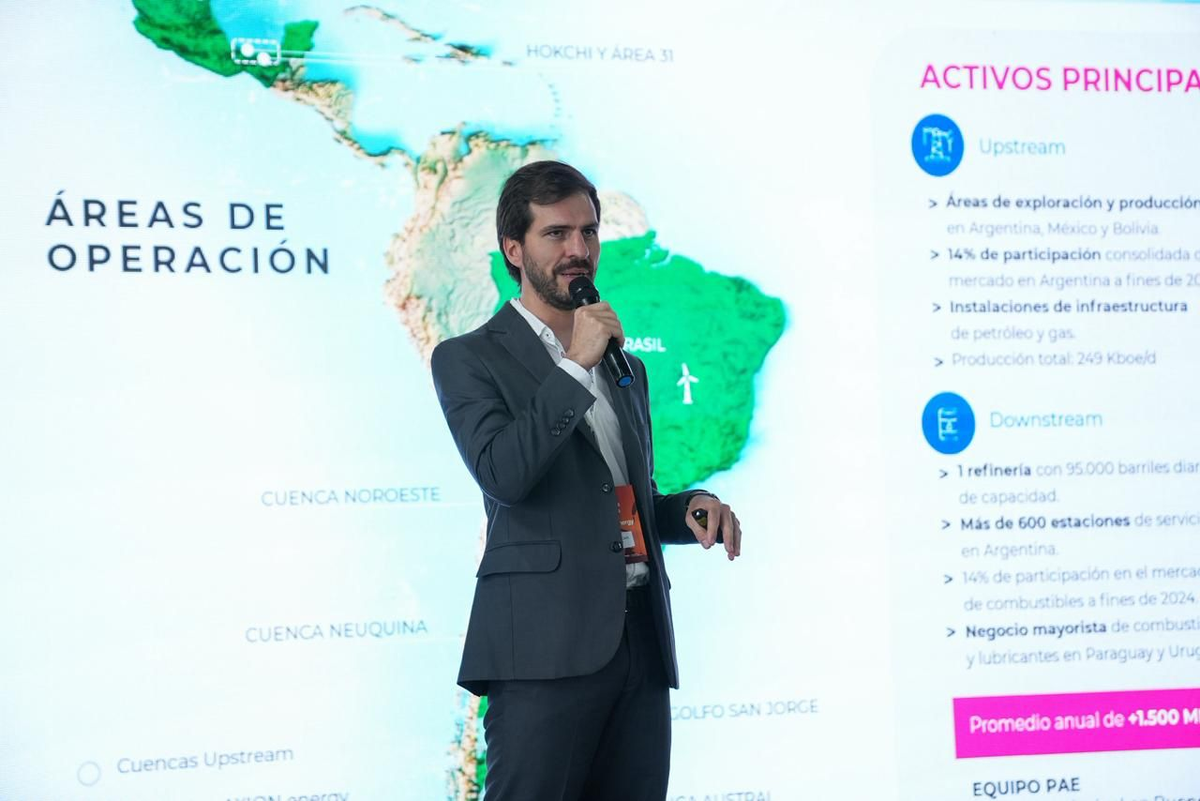 Emiliano Schlotthauer, Líder de Gestión de Proveedores en PAE, explicó que la compañía tiene hoy un portfolio muy amplio y está muy enfocado en el desarrollo tanto del upstream como el midstream y el downstream. Emiliano Schlotthauer, Líder de Gestión de Proveedores en PAE, explicó que la compañía tiene hoy un portfolio muy amplio y está muy enfocado en el desarrollo tanto del upstream como el midstream y el downstream. 