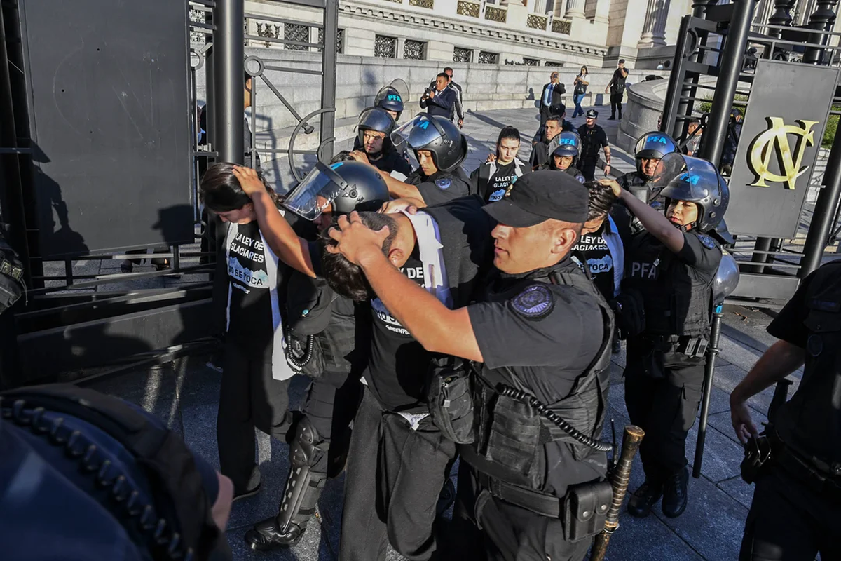 Imágenes de las escalinatas del Congreso Imágenes de las escalinatas del Congreso