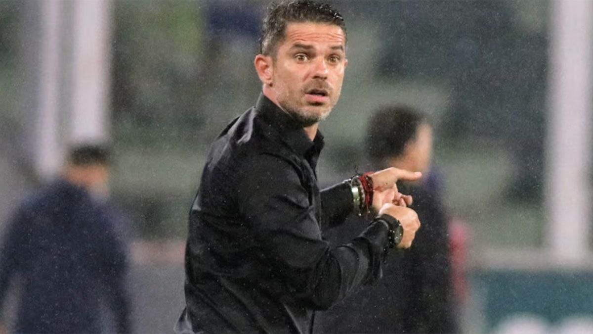 FernandoGago explotó contra Luis Advíncula tras su expulsión en el partido que Bocacayó ante Vélez 2-4 en la semifinal de la Copa Argentina 2024.&nbsp;