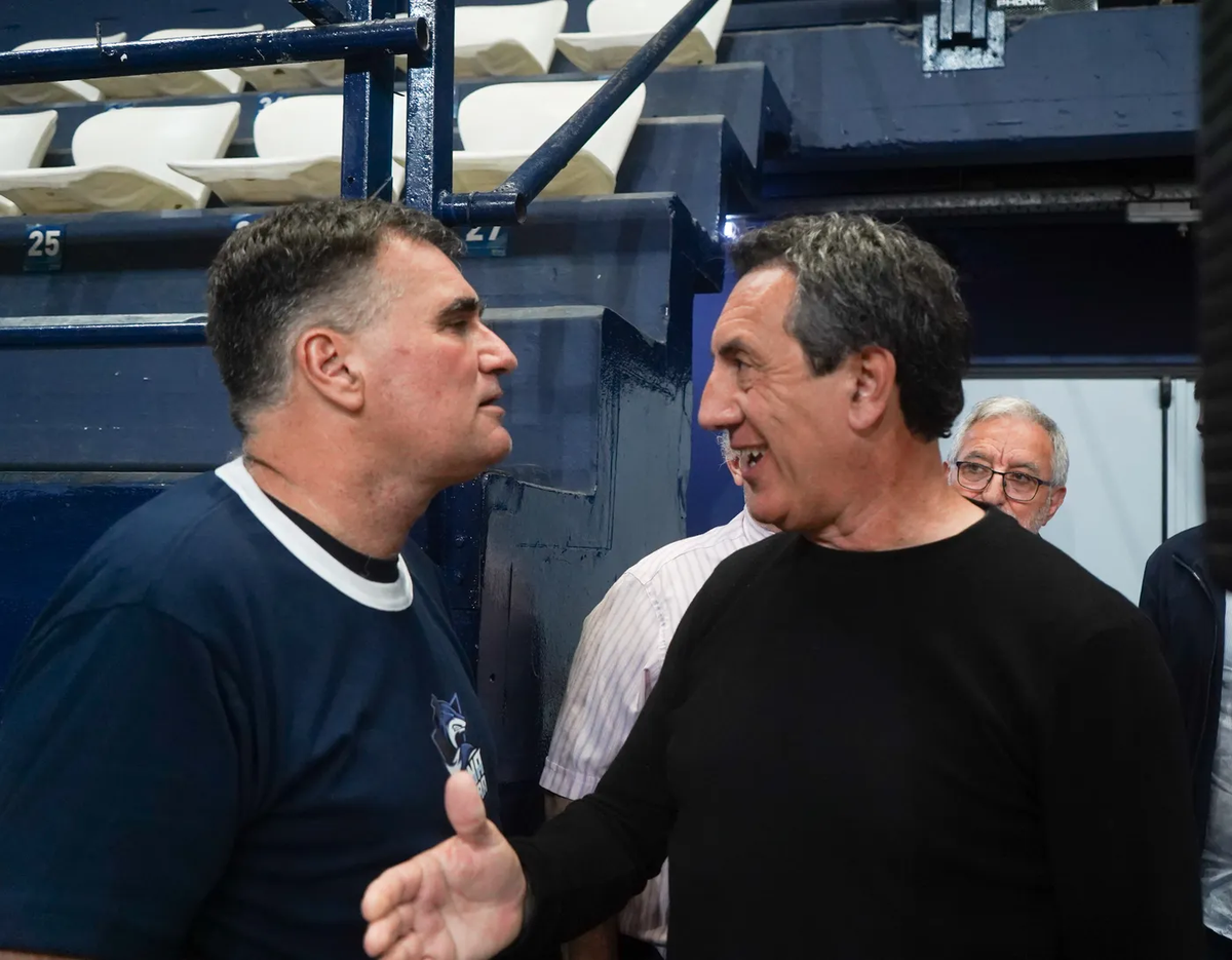 Nuevo presidente, Carlos Anacleto (izq.) y presidente saliente, Mariano Cowen. Nuevo presidente, Carlos Anacleto (izq.) y presidente saliente, Mariano Cowen.