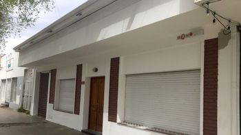 Kirchner y los inmuebles. En este caso donde funcionó la inmobiliaria que frecuentaba Máximo Kirchner antes de ingresar a la política. Kirchner y los inmuebles. En este caso donde funcionó la inmobiliaria que frecuentaba Máximo Kirchner antes de ingresar a la política.