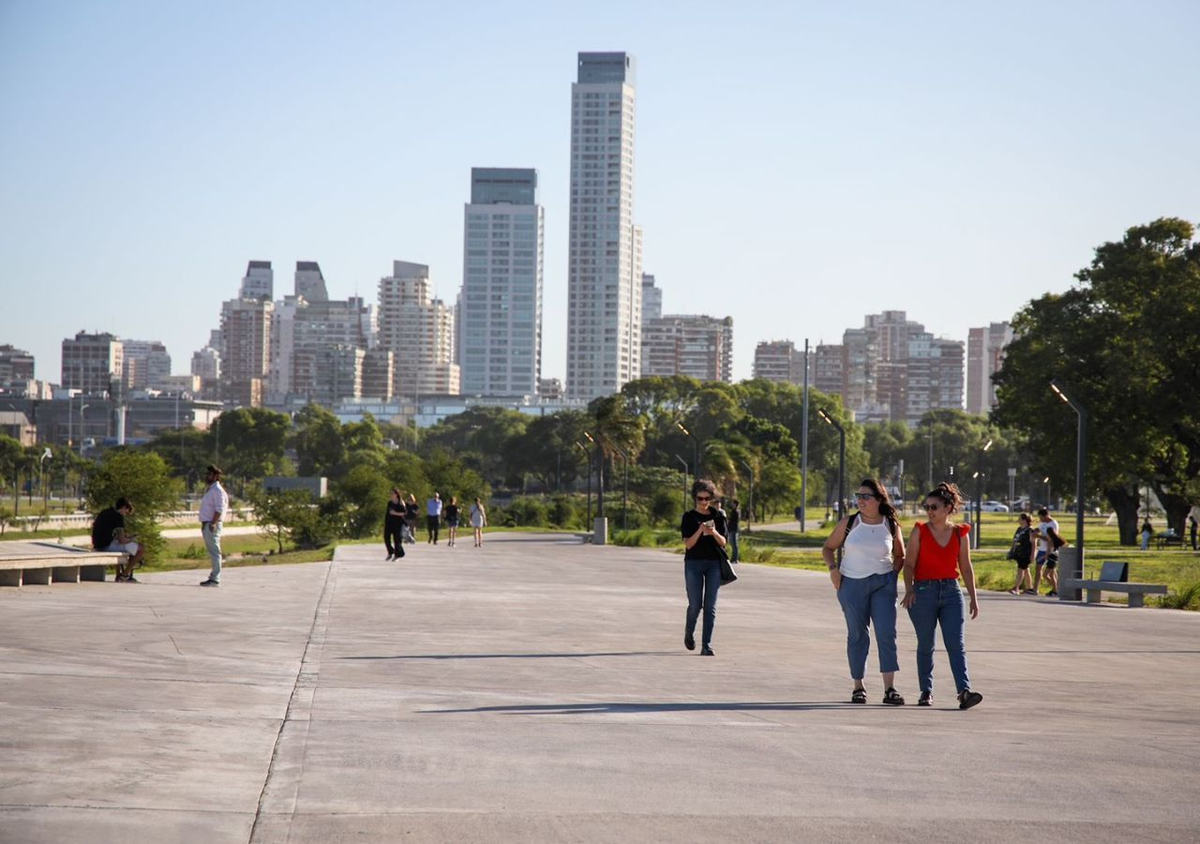 Buenos Aires tiene menos de 6 metros cuadrados de verde por habitante Buenos Aires tiene menos de 6 metros cuadrados de verde por habitante