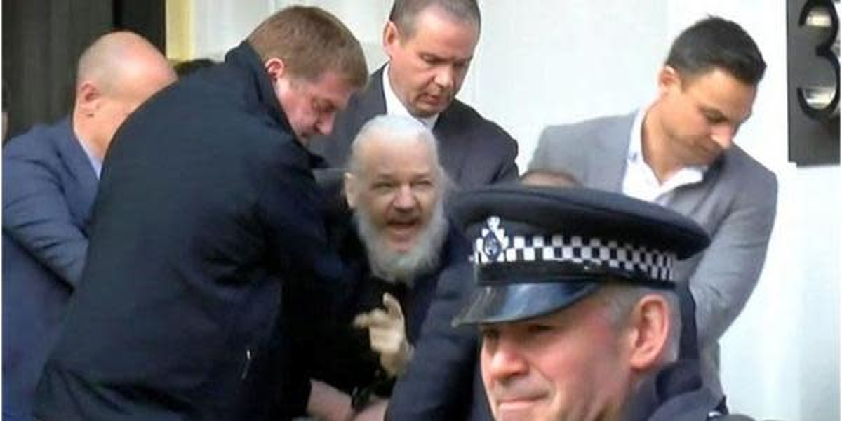 Julian Assange arrestado en Reino Unido en 2019. Julian Assange arrestado en Reino Unido en 2019.