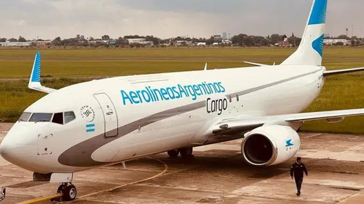 Aerolíneas Argentinas presentó su primer avión de carga. Foto: TÉLAM