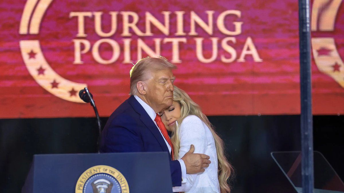 TRUMP Y ERIKA KIRK