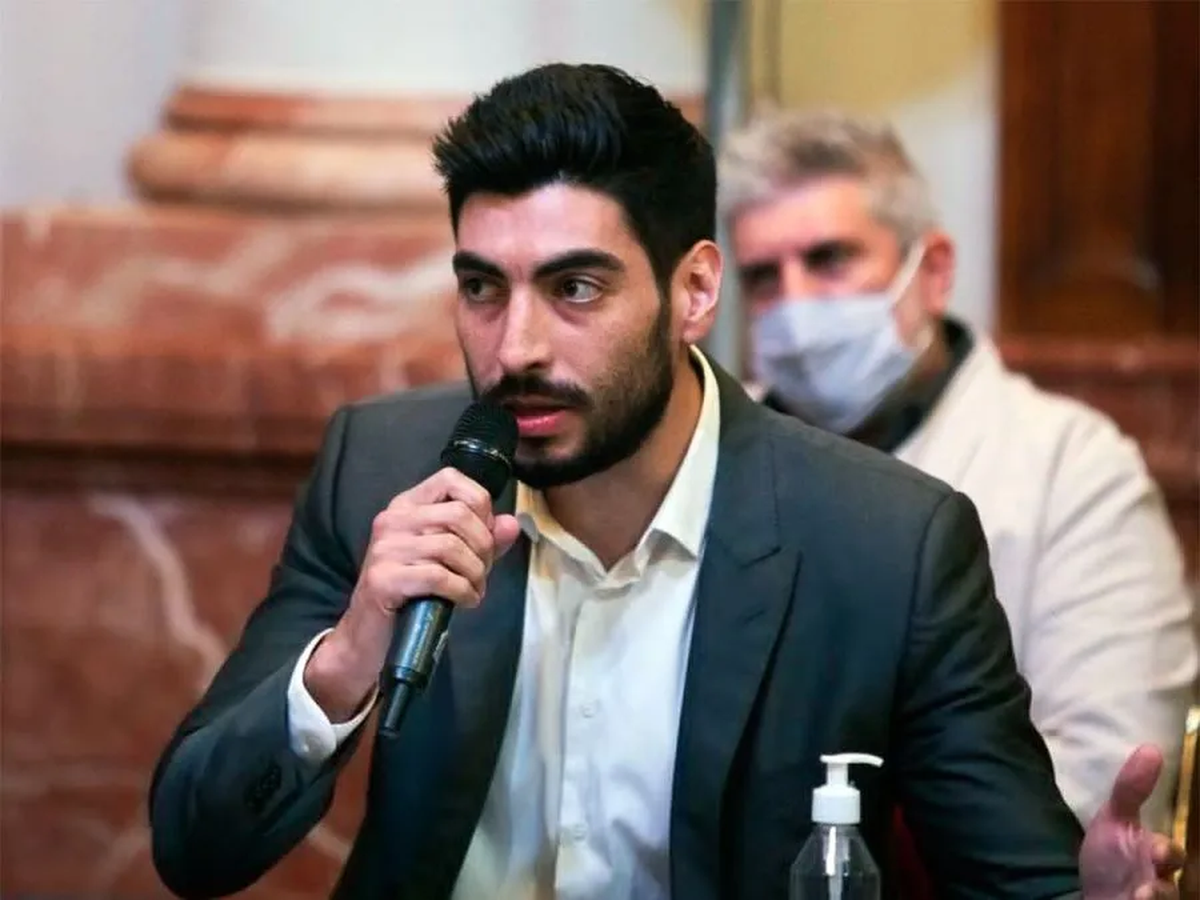 Facundo Moyano neg&oacute; violencia y drogas, explic&oacute; su versi&oacute;n sobre el episodio con Candela Arizaga y cuestion&oacute; duramente la cobertura medi&aacute;tica.