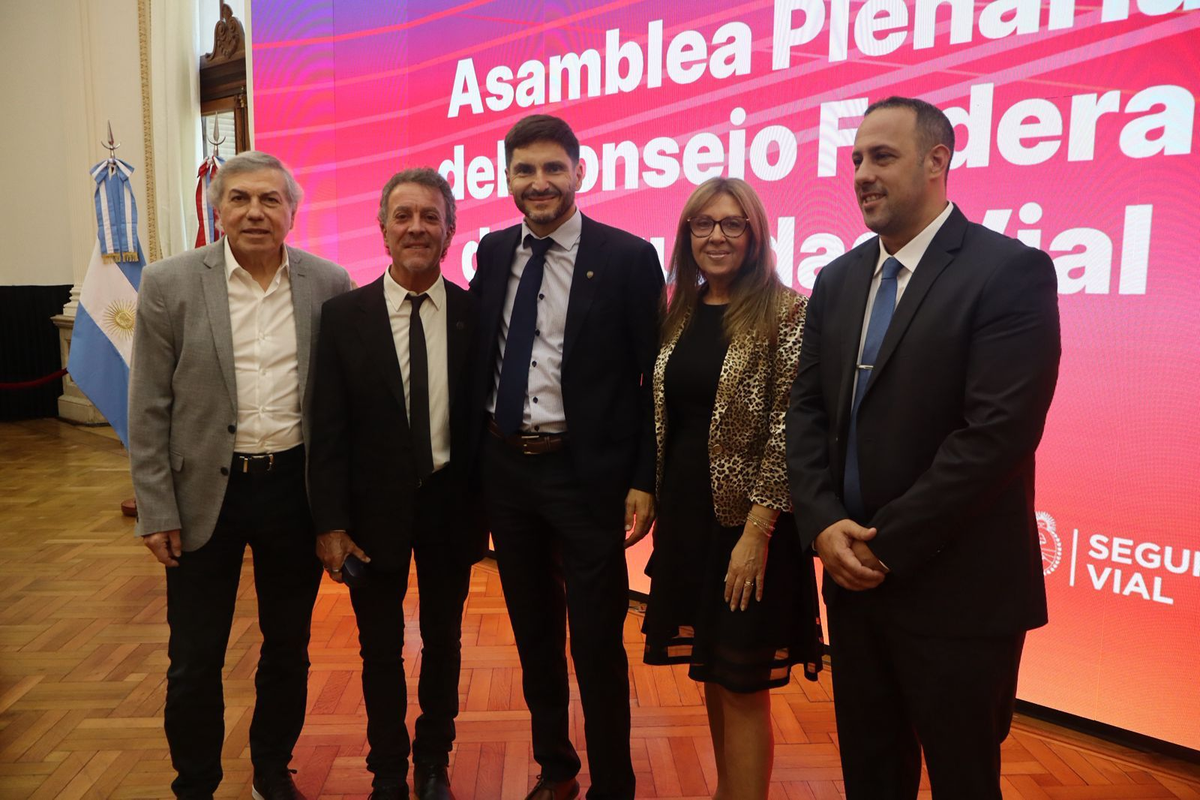 La ciudad de Rosario fue sede de la asamblea del Consejo Federal de Seguridad Vial, con la participación de todas las provincias y la Ciudad Autónoma de Buenos Aires. La ciudad de Rosario fue sede de la asamblea del Consejo Federal de Seguridad Vial, con la participación de todas las provincias y la Ciudad Autónoma de Buenos Aires.