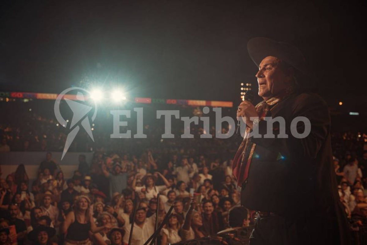 El Chaqueño Palavecino respondió desde su trayectoria, defendiendo el arte popular como espacio abierto, no como una trinchera ideológica. El Chaqueño Palavecino respondió desde su trayectoria, defendiendo el arte popular como espacio abierto, no como una trinchera ideológica.