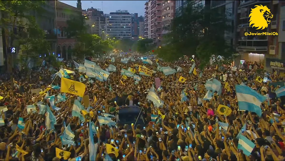 El 19 de noviembre espera con fuerza en el horizonte: el balotaje, 'la batalla final'. El 19 de noviembre espera con fuerza en el horizonte: el balotaje, 'la batalla final'.