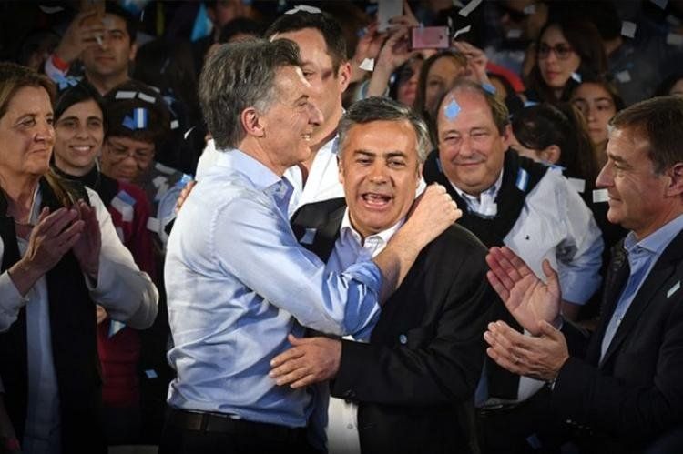 Alfredo Cornejo y Mauricio Macri están enojados.