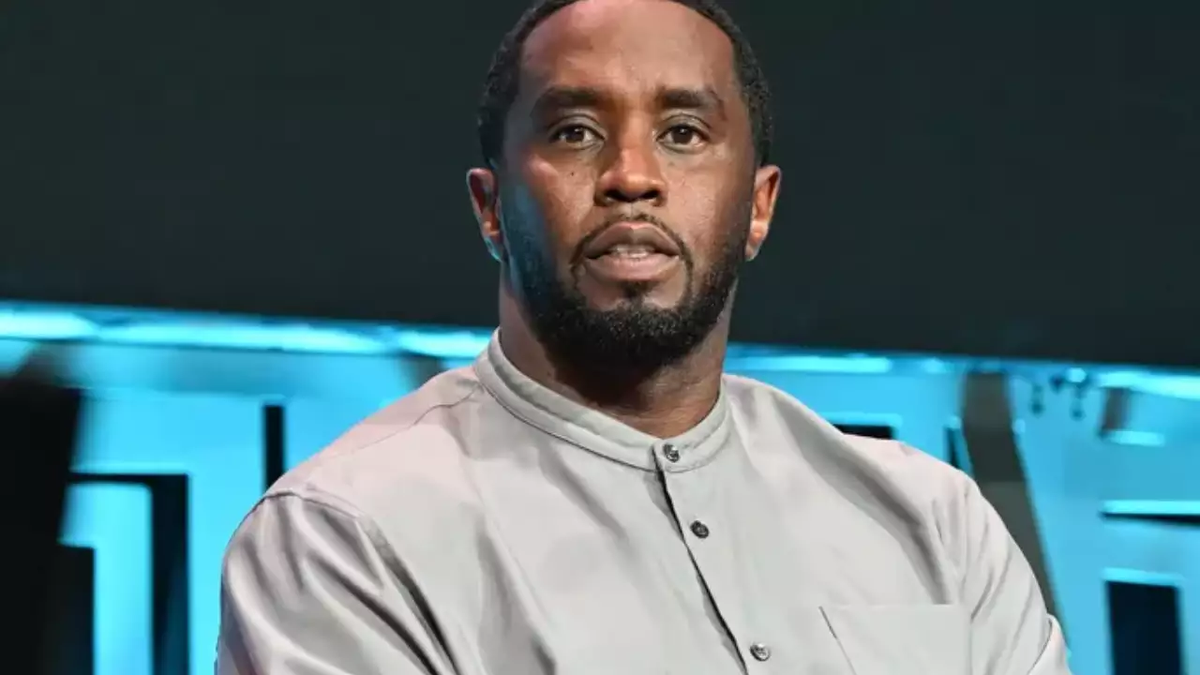 Las acusaciones contra Diddy Combs revelan un patrón sistemático de abuso que involucra no solo agresiones sexuales, sino también presuntas redes que habrían operado con el conocimiento de ejecutivos de alto nivel. Las acusaciones contra Diddy Combs revelan un patrón sistemático de abuso que involucra no solo agresiones sexuales, sino también presuntas redes que habrían operado con el conocimiento de ejecutivos de alto nivel.
