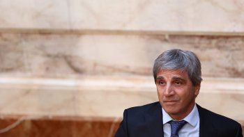 Superávit a costa de licuar inversión