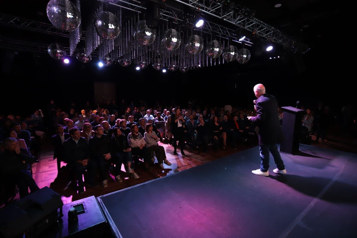 “Hoy en la provincia están subvertidos los valores, la gobiernan los narcos y chorros", dijo Néstor Grindetti en Pilar. “Hoy en la provincia están subvertidos los valores, la gobiernan los narcos y chorros", dijo Néstor Grindetti en Pilar.