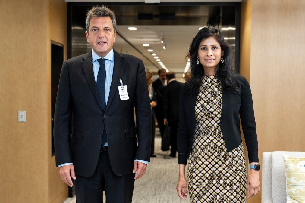 Otra vez, el FMI se opuso a la idea de Sergio Massa de generar una ventana de Retenciones 0%. Vuelven los dólares diferenciales.