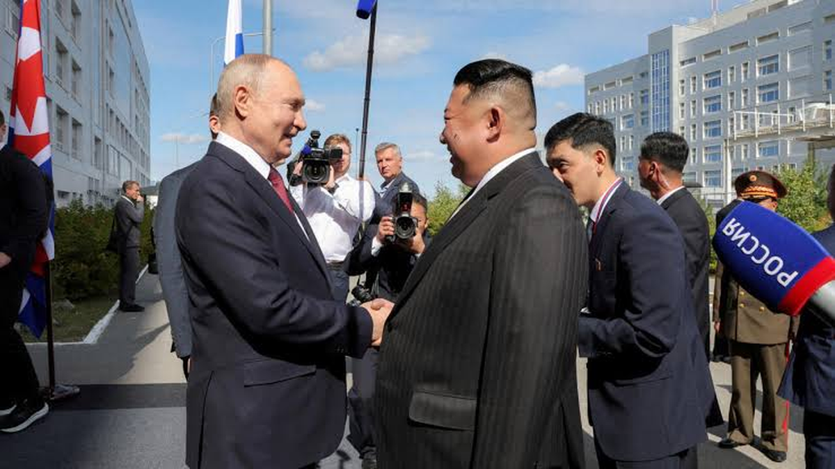 El l&iacute;der norcoreano Kim Jong Un se re&uacute;ne con el presidente de Rusia, Vlad&iacute;mir Putin, en el cosm&oacute;dromo de Vostochny, en el &oacute;blast de Amur de la regi&oacute;n del Lejano Oriente, Rusia, el 13 de septiembre de 2023, en esta imagen difundida por la Agencia Central de Noticias de Corea del Norte. | Reuters &nbsp;