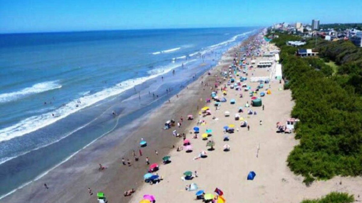 Turismo de finde largo: explotan las reservas en la costa