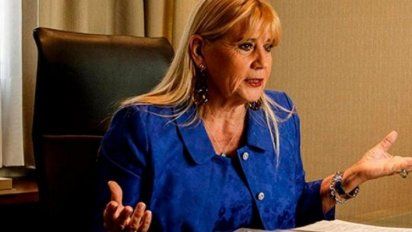 Ministra Losardo: 