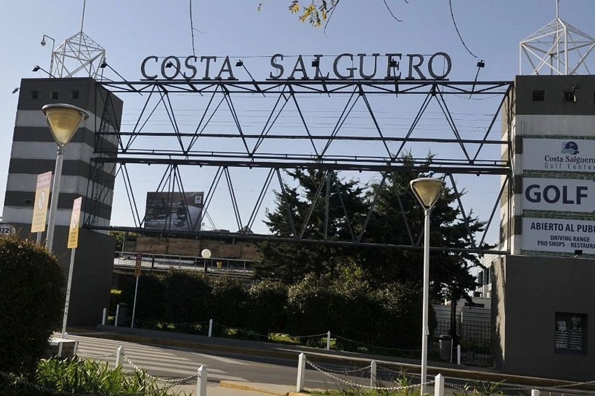 Ingreso a Costa Salguero.